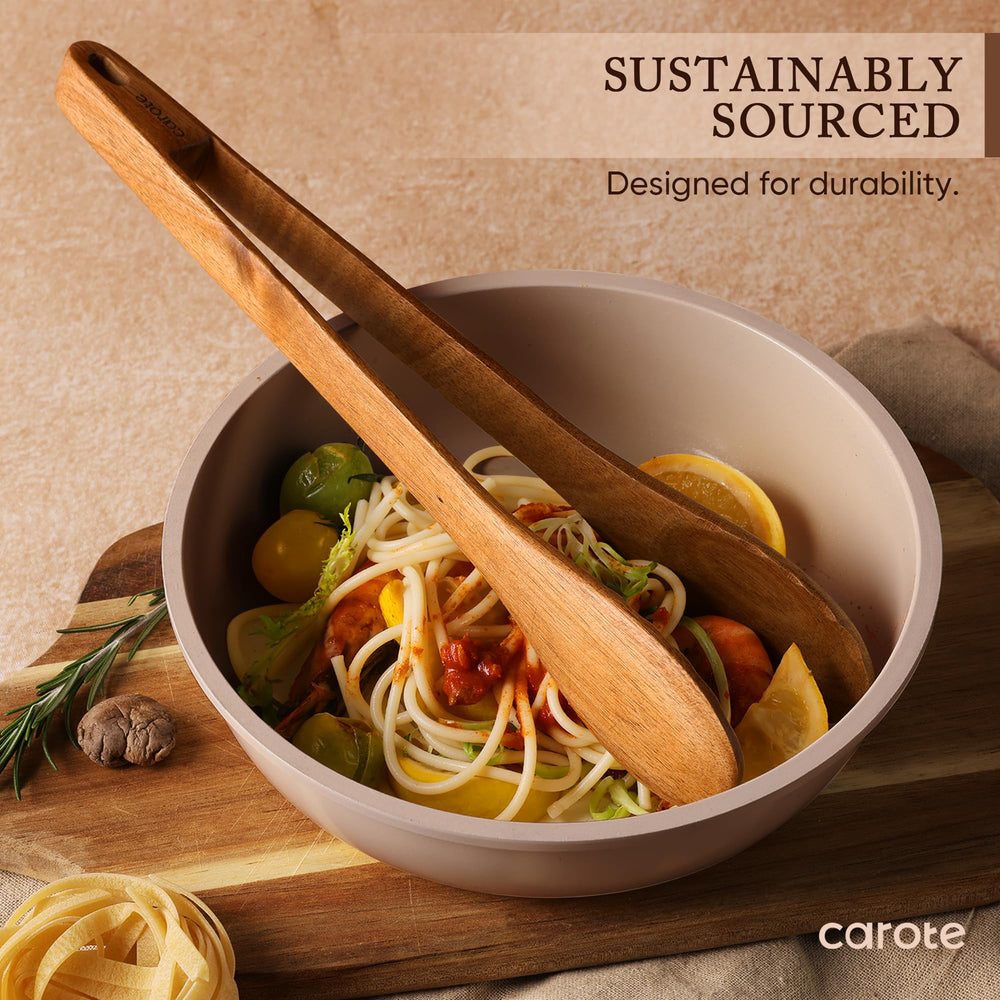CAROTE spatule en bois en usage dans poêle protégeant revêtement