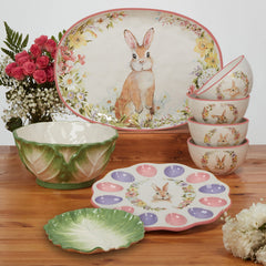 Certified International assiette Easter Garden en situation sur une table printanière accueillante