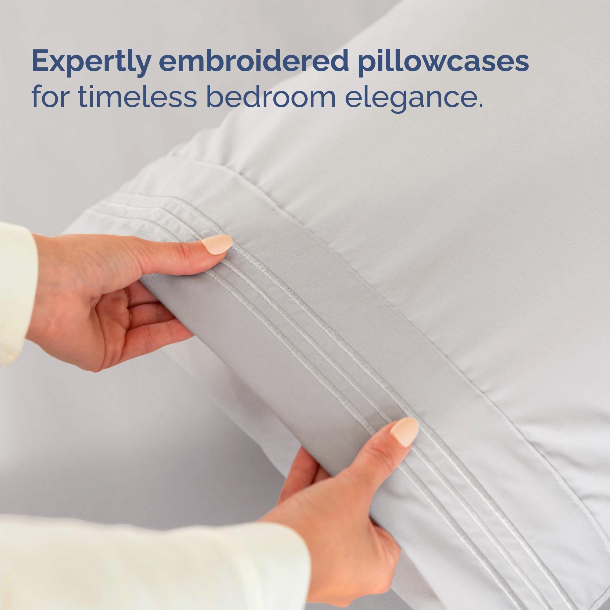 CGK Unlimited draps sur lit en chambre réaliste, aspect accueillant