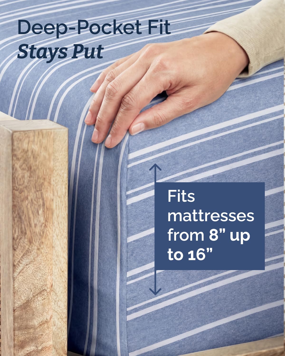Drap plat CGK Unlimited déployé rayures bleues pour un couchage élégant et net
