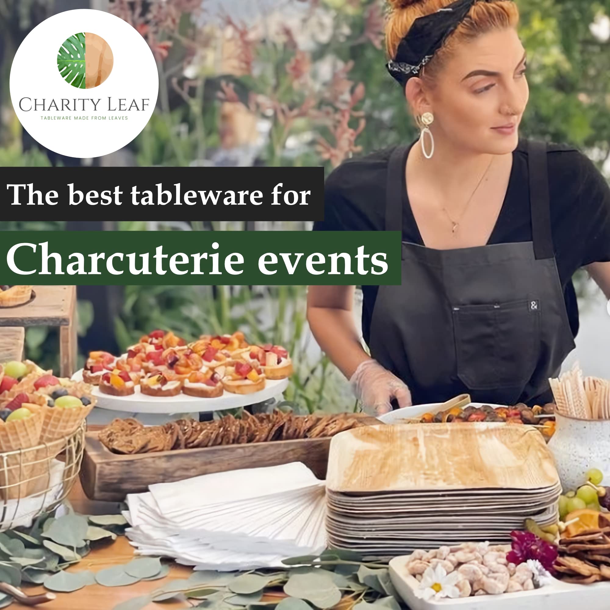 Charity Leaf plateau tenu à la main démontrant l’échelle et capacité 10–15 personnes