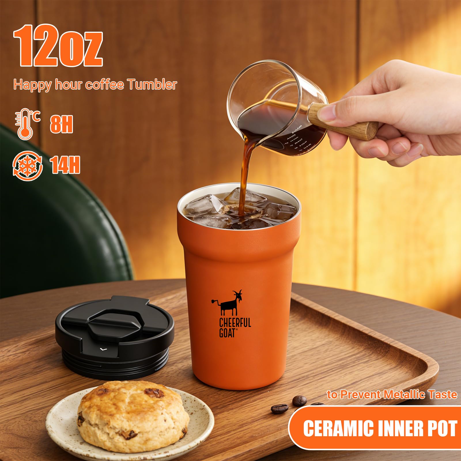 CHEERFUL GOAT mug 12oz tenu en main démontrant légèreté et ergonomie
