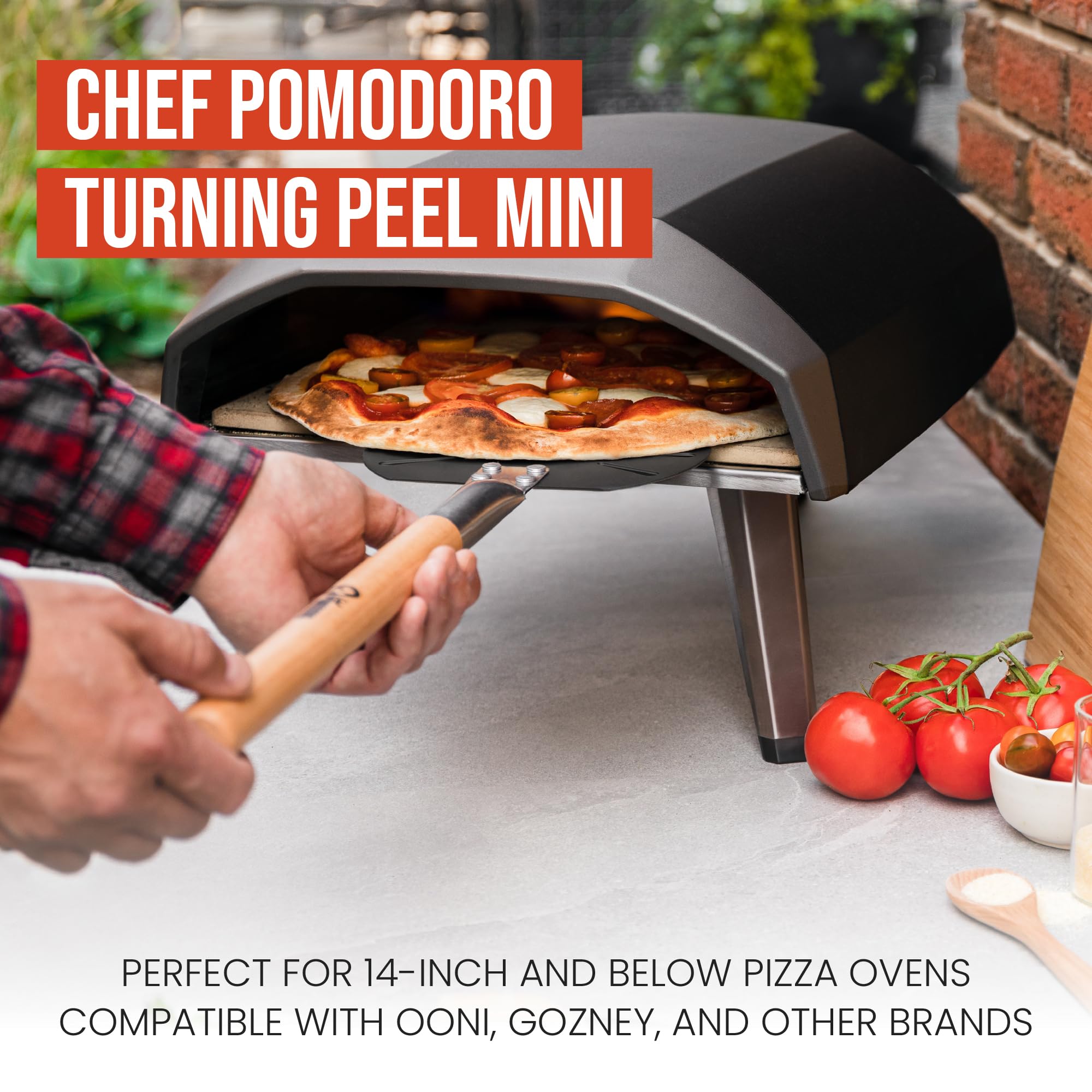 Chef Pomodoro en action four illustrant rotation précise et cuisson homogène