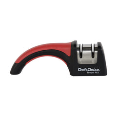 Chef'sChoice Pronto en usage avec Santoku, accélère l'affûtage domestique