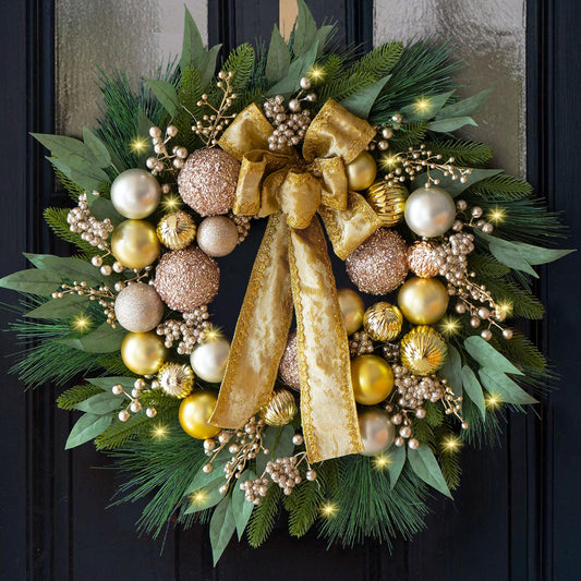 CHvista couronne de Noël vue frontale sur porte, accueille les invités avec élégance