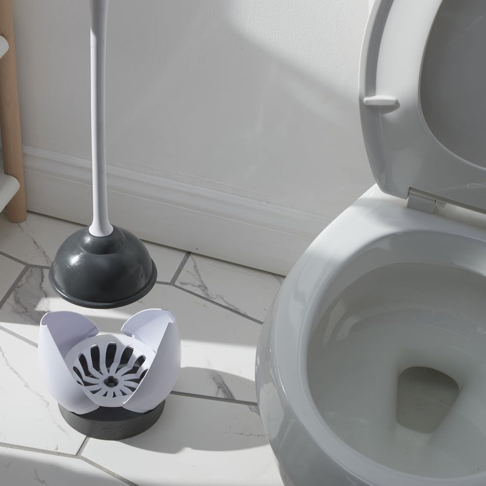 Clorox comparaison d'échelle montrant dimensions adaptées près de la toilette