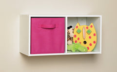 ClosetMaid unité empilée créant grand rangement dans salon