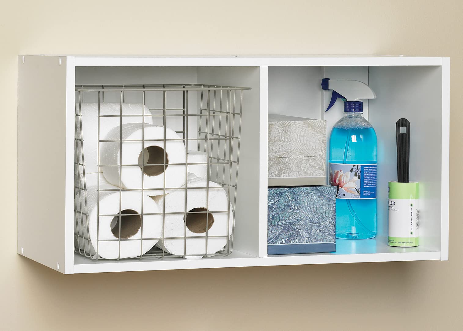 ClosetMaid gros plan du fini bois blanc et assemblage solide