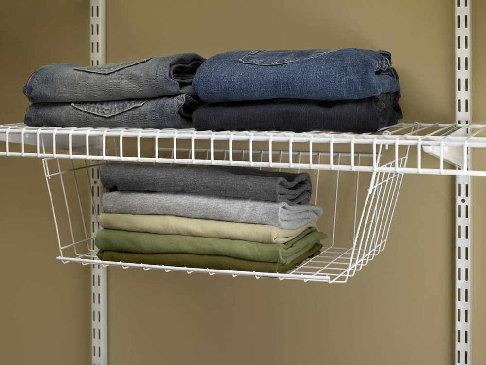 ClosetMaid panier vue de profil montrant profondeur et rangement ordonné