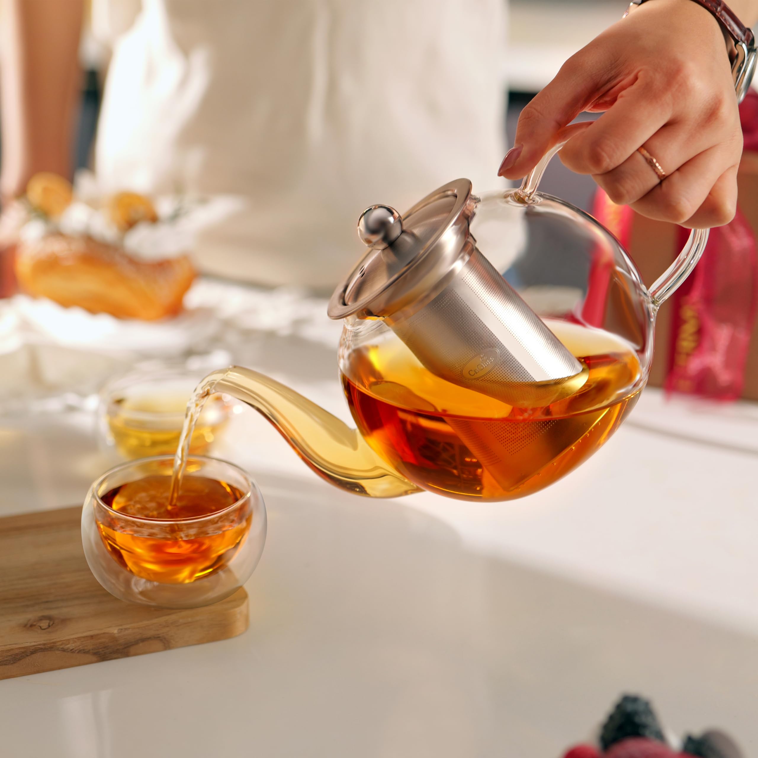 CNGLASS mise en scène salon montrant théière comme cadeau élégant