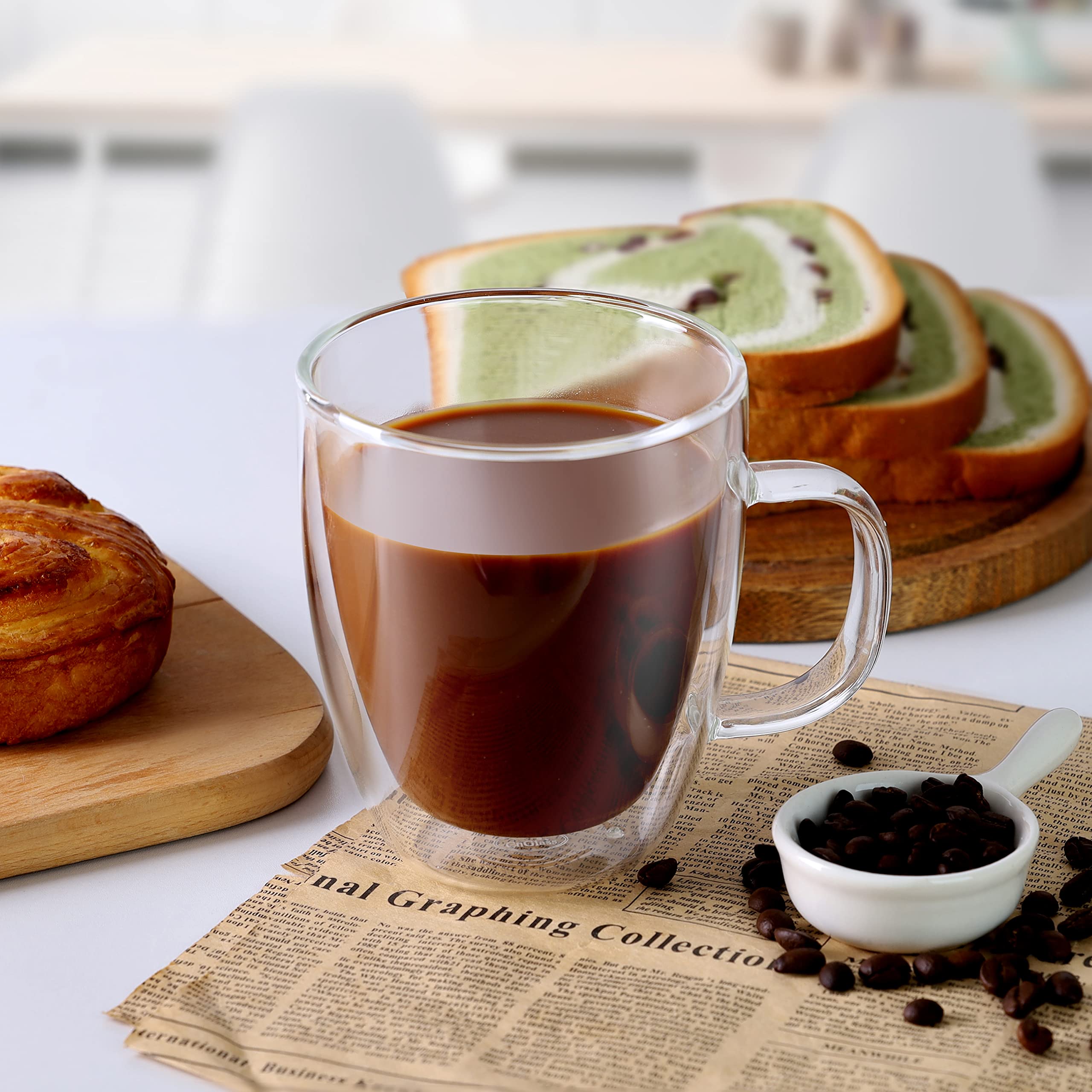CNGLASS tasse à l’échelle de la main pour illustrer capacité et ergonomie