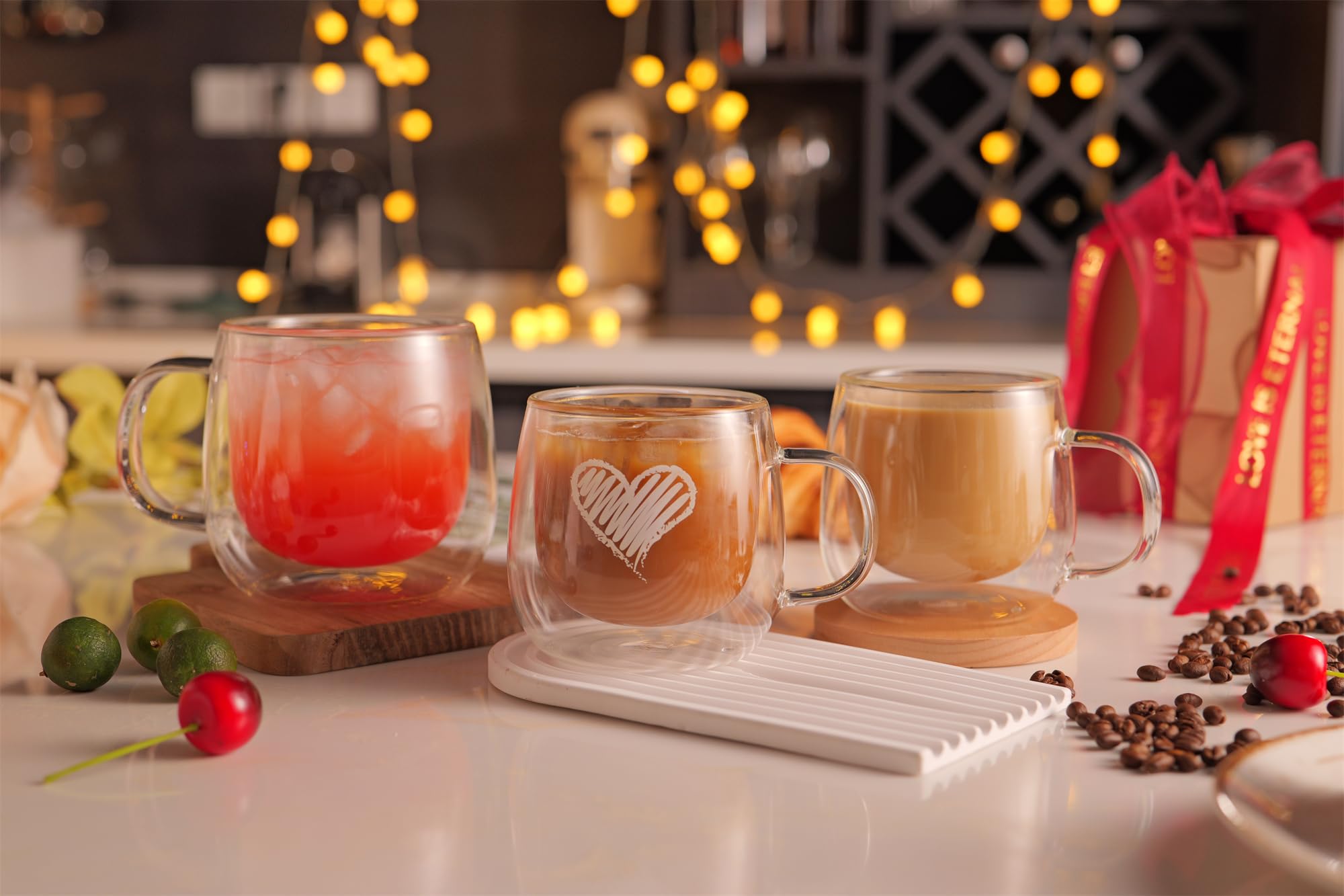 CNGLASS tasse posée sur une table en lifestyle, montre intégration dans cuisine moderne