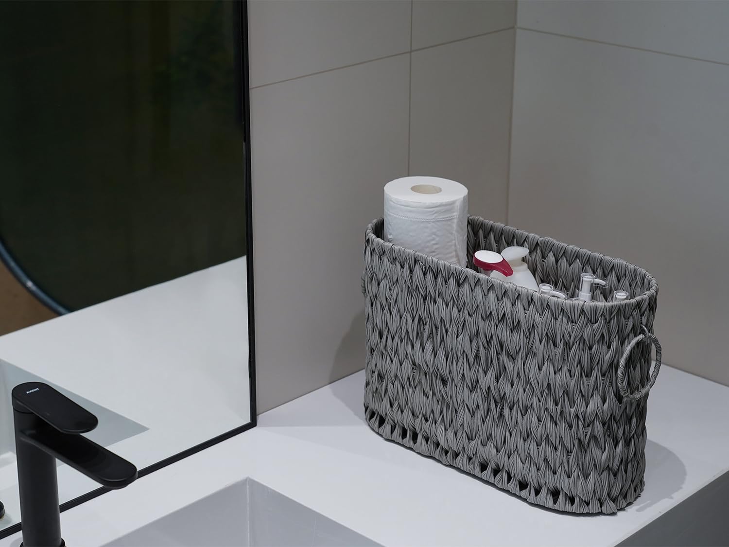 Coeusy panier à côté d'un mètre pour visualiser l'échelle