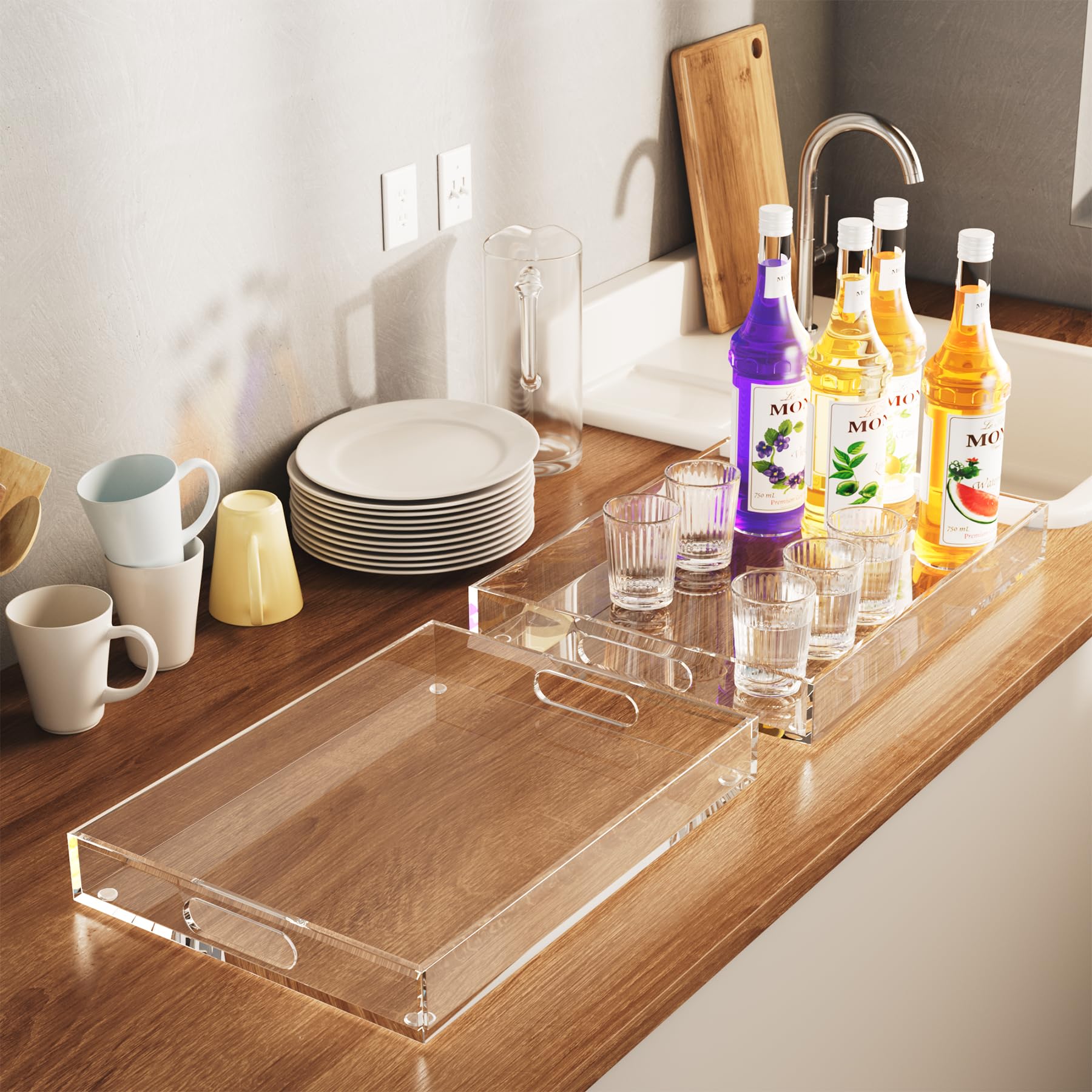 collwait plateau présenté avec verres et apéritifs élégant