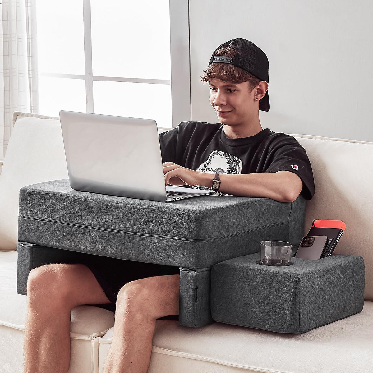 comehealthy vue avant du coussin-table offrant stabilité et confort pour ordinateur
