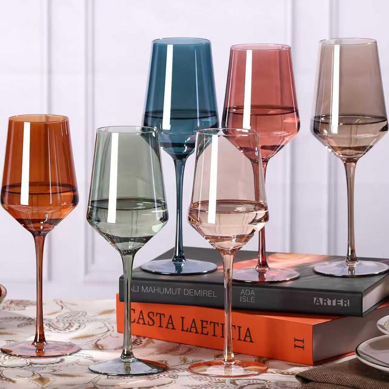 comfit lot de six verres face avant montrant couleurs vives et convivialité