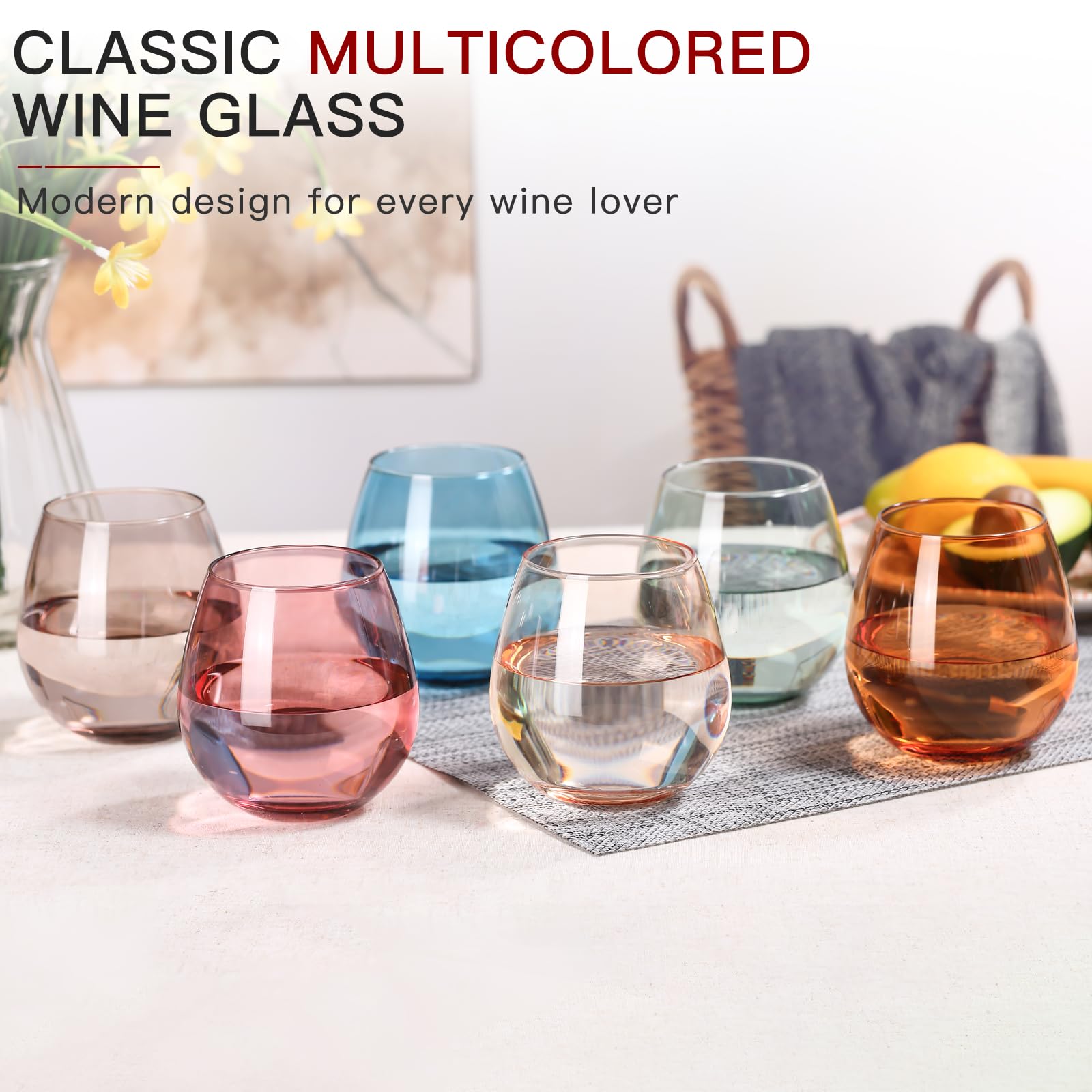 comfit verres sur table décorée suggérant ambiance festive et chic