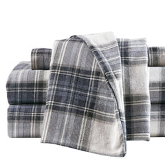 Comfort Spaces emballage avant ensemble 4 pièces montrant motif carreaux bleus et finition