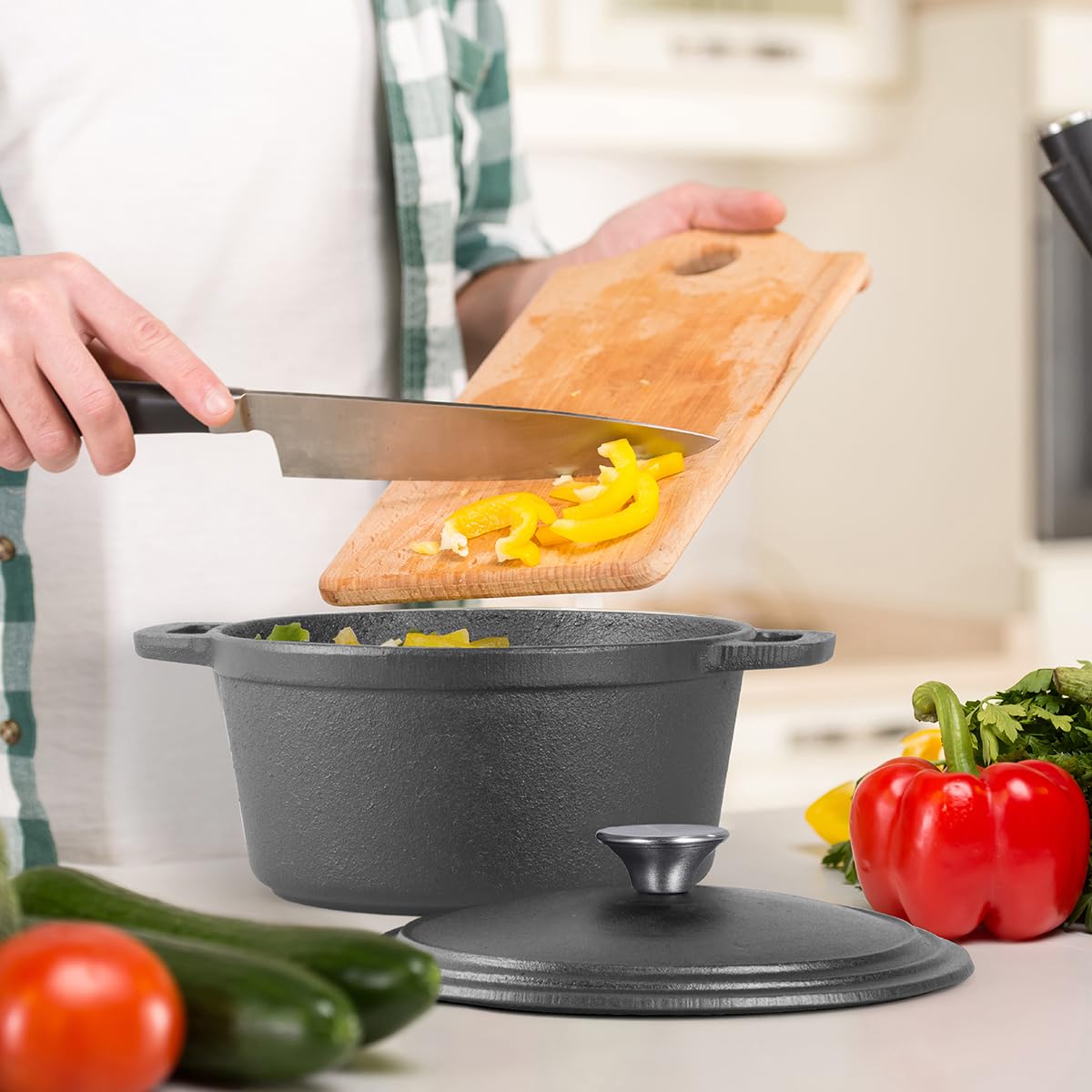 Commercial Chef cocotte en usage sur cuisinière pour cuisson homogène