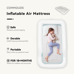 COMMOUDS enfant jouant sur le lit sécurisé pour moments calmes