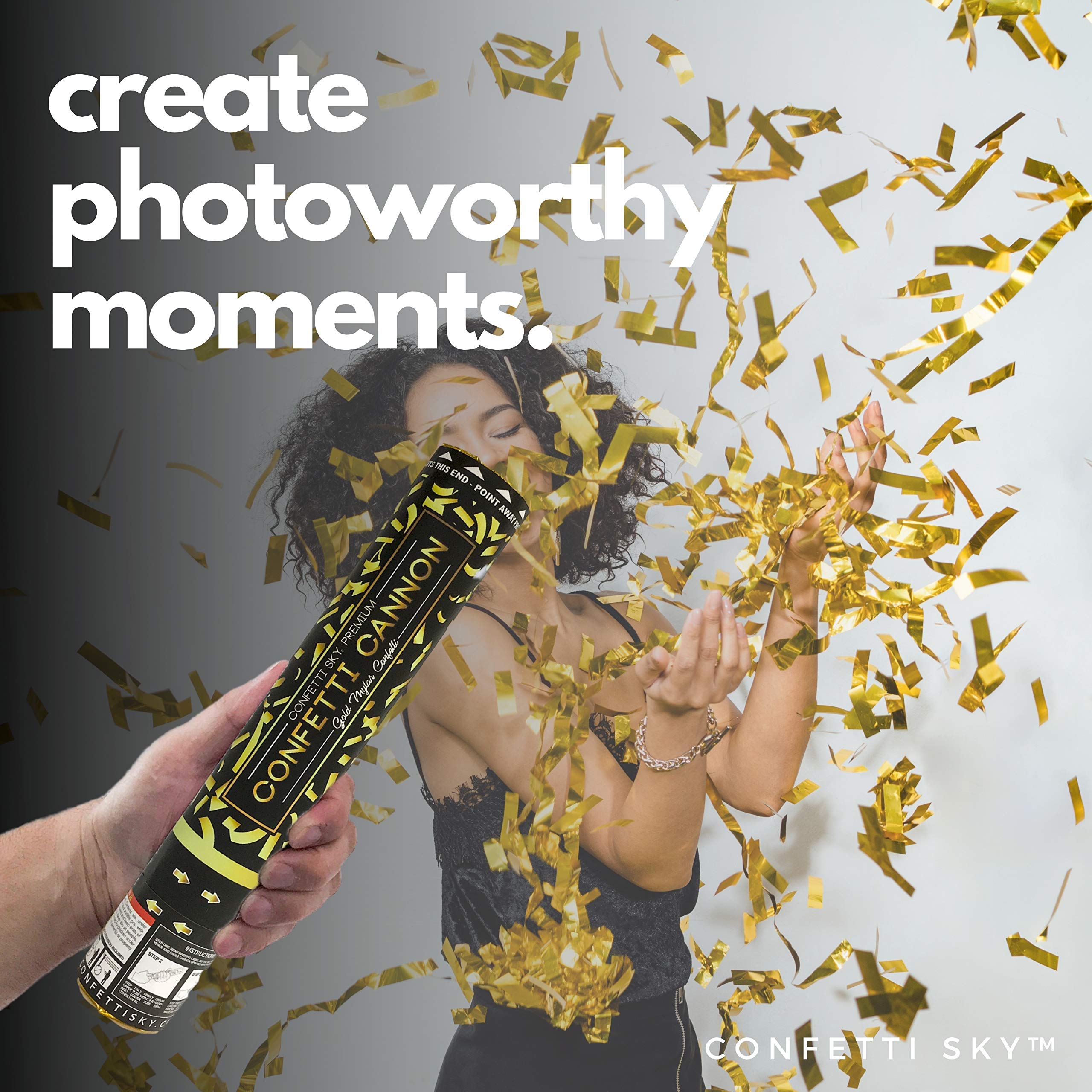 Confetti Sky canons disposés sur une table de fête pour une mise en scène élégante