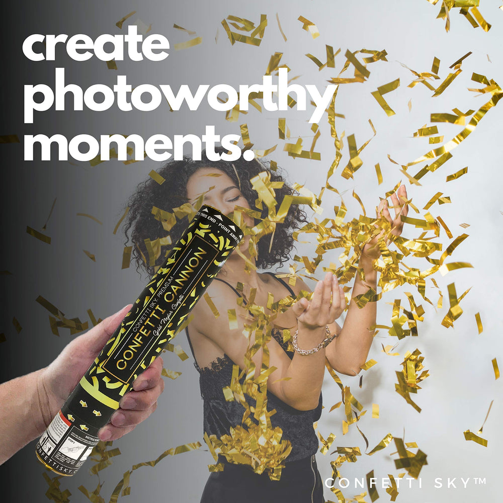 Confetti Sky canons disposés sur une table de fête pour une mise en scène élégante