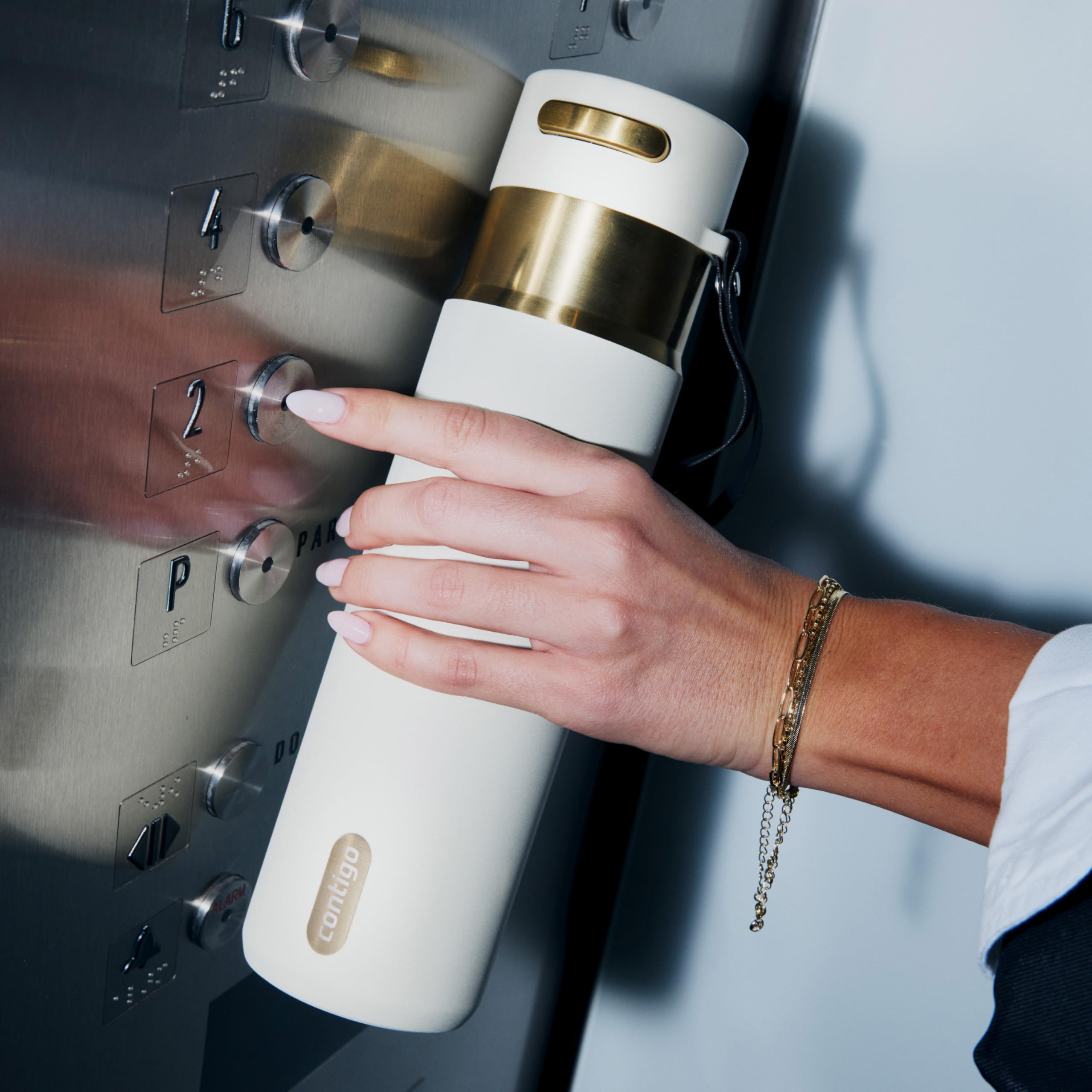 Contigo AutoSeal en situation lifestyle ajoutant style et performance