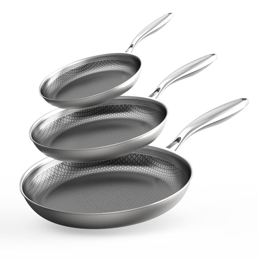 COOKER KING vue de l'ensemble de 3 poêles, polyvalence pour la cuisine