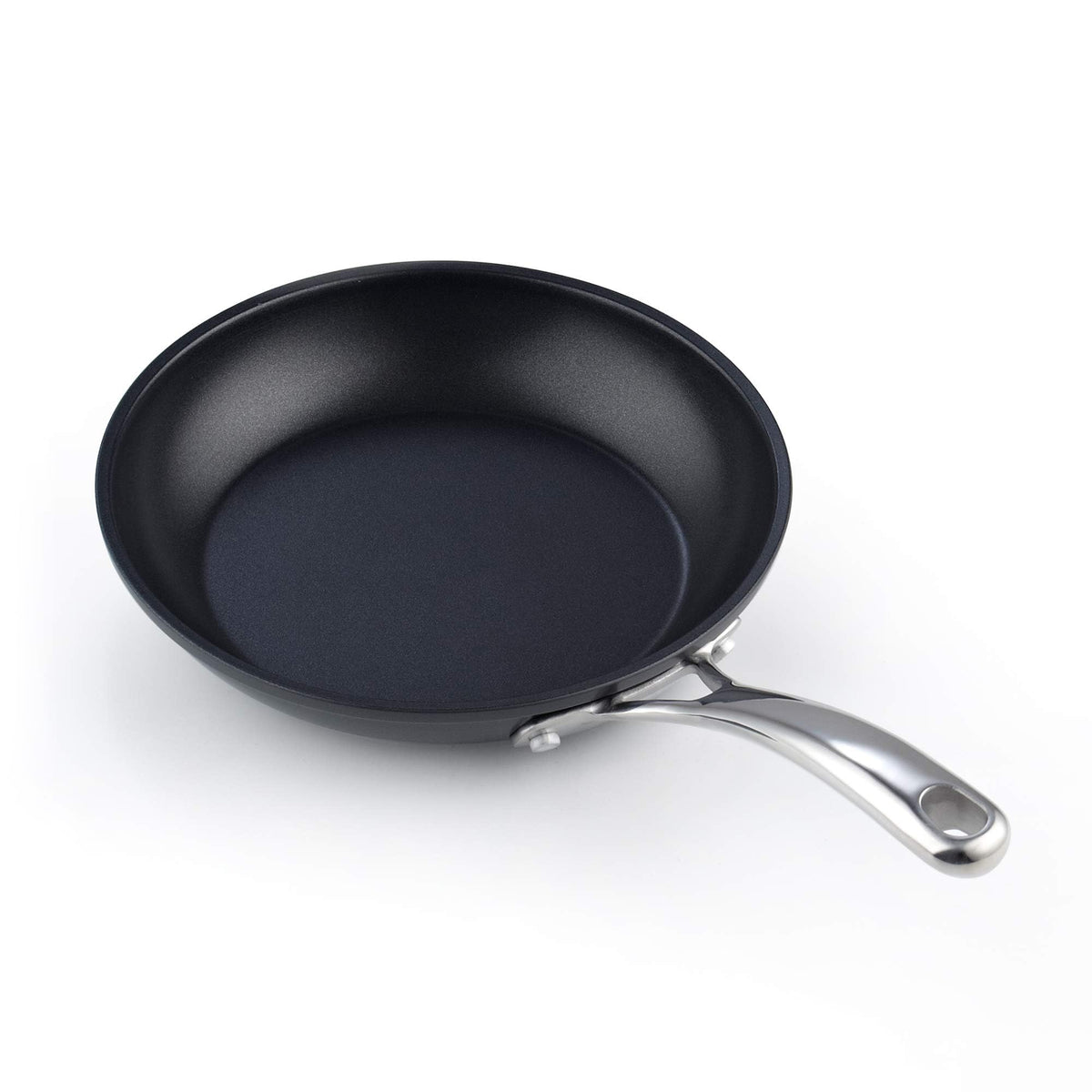 Cooks Standard poêle 20 cm face avant montrant la grande surface de cuisson