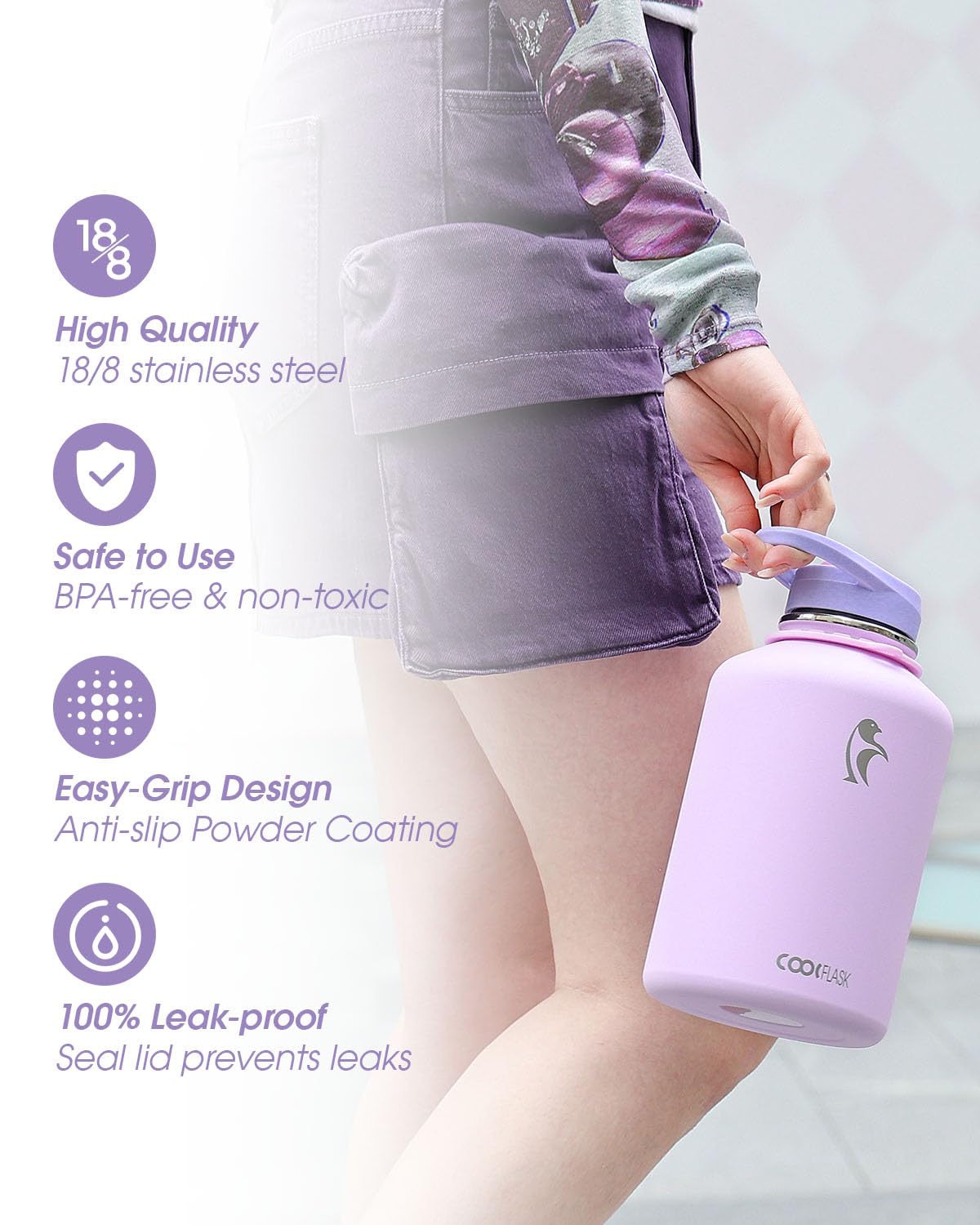 Bouteille Coolflask tenue à la main avec sangle ajustable, confort et port mains libres
