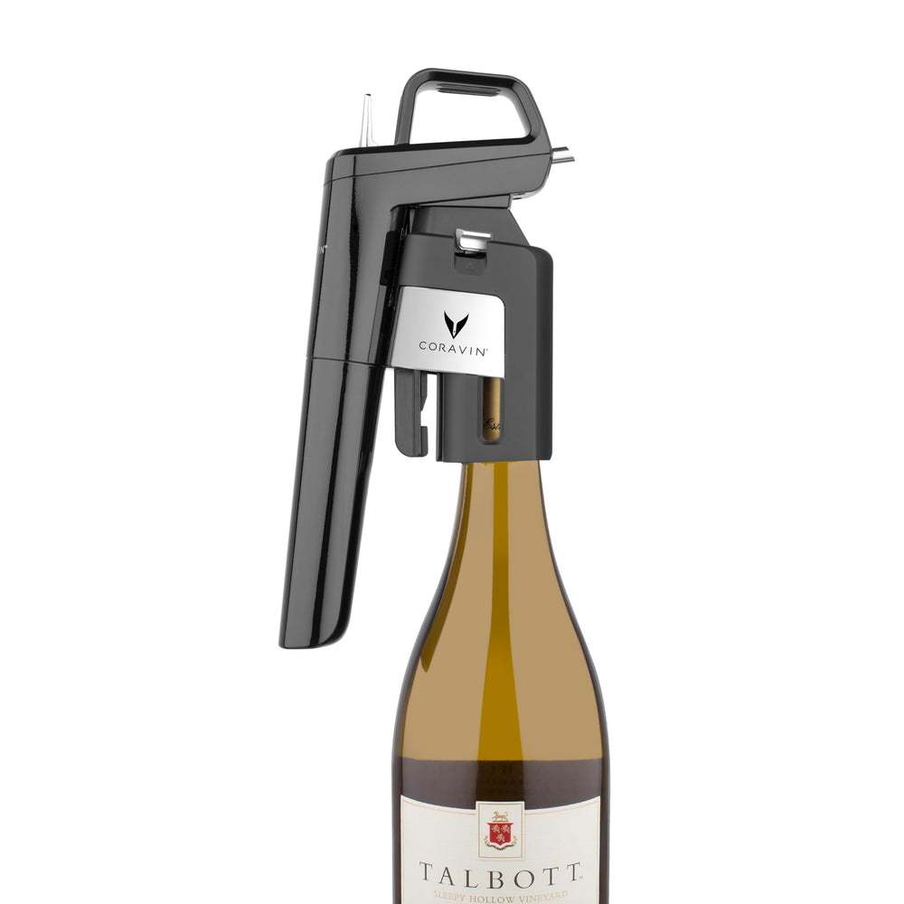 CORAVIN gros plan aiguille et bec, précision pour préservation et service propre