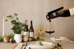 CORAVIN utilisé pour verser un verre, conservation prolongée et service aisé