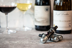 Coravin système en usage sur bouteille démontrant facilité d'installation et préservation du vin