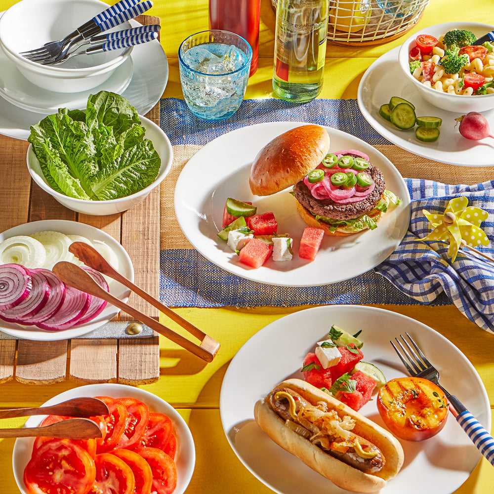 Corelle comparaison échelle avec main montrant légèreté et maniabilité