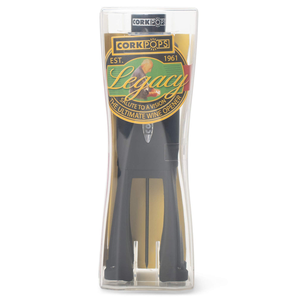Cork Pops en action ouvrant une bouteille rapidement et sans effort