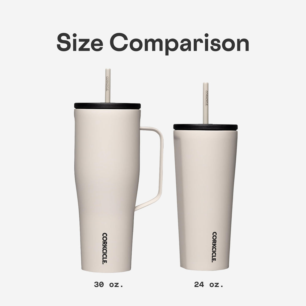 Corkcicle Cold Cup XL Latte gros plan sur la texture et la finition durable