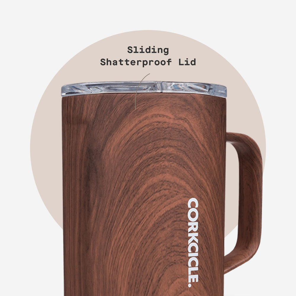 Corkcicle mug intérieur en acier inoxydable montrant la surface facile à nettoyer