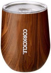 Corkcicle gobelet en usage lors d'un pique-nique, boisson gardée froide