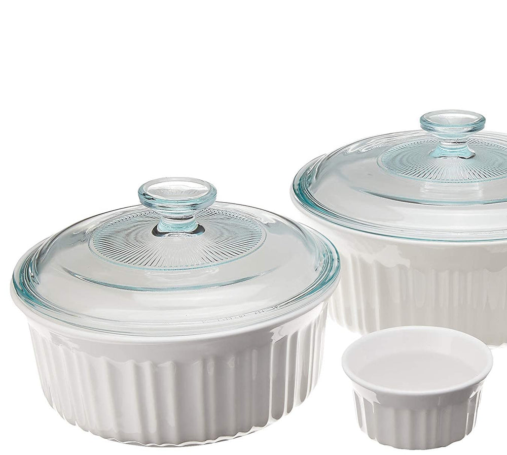 CorningWare gros plan sur la finition céramique résistante et facile à nettoyer