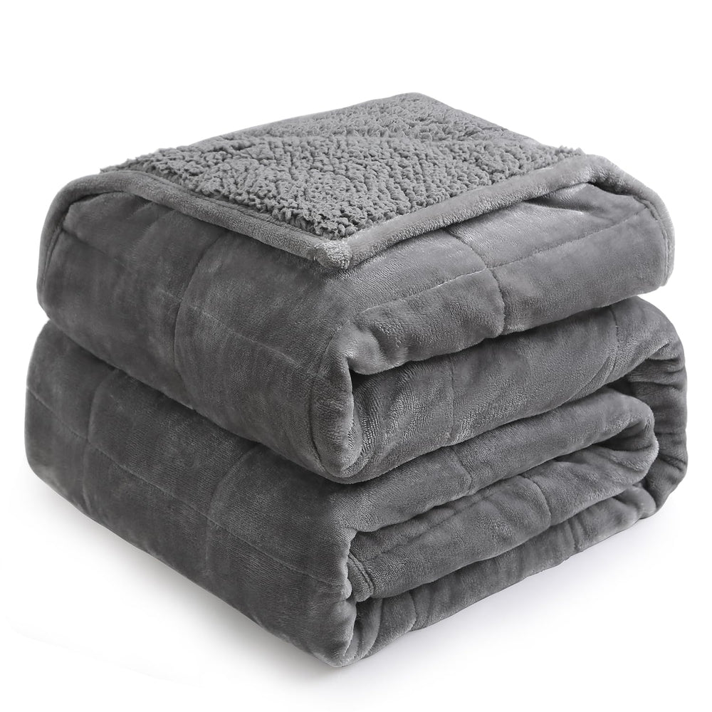 Cottonblue couverture avant pliée montrant douceur et finition protectrice
