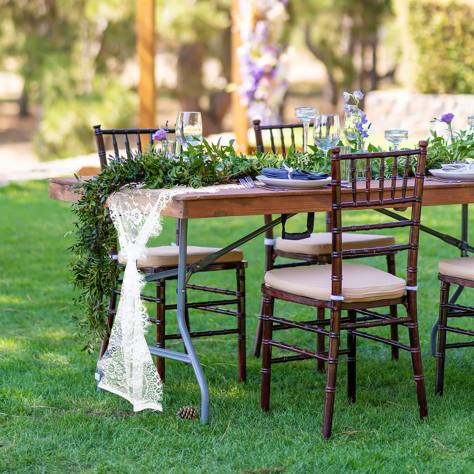 Coume posé en situation pour comparer la taille sur une table familiale