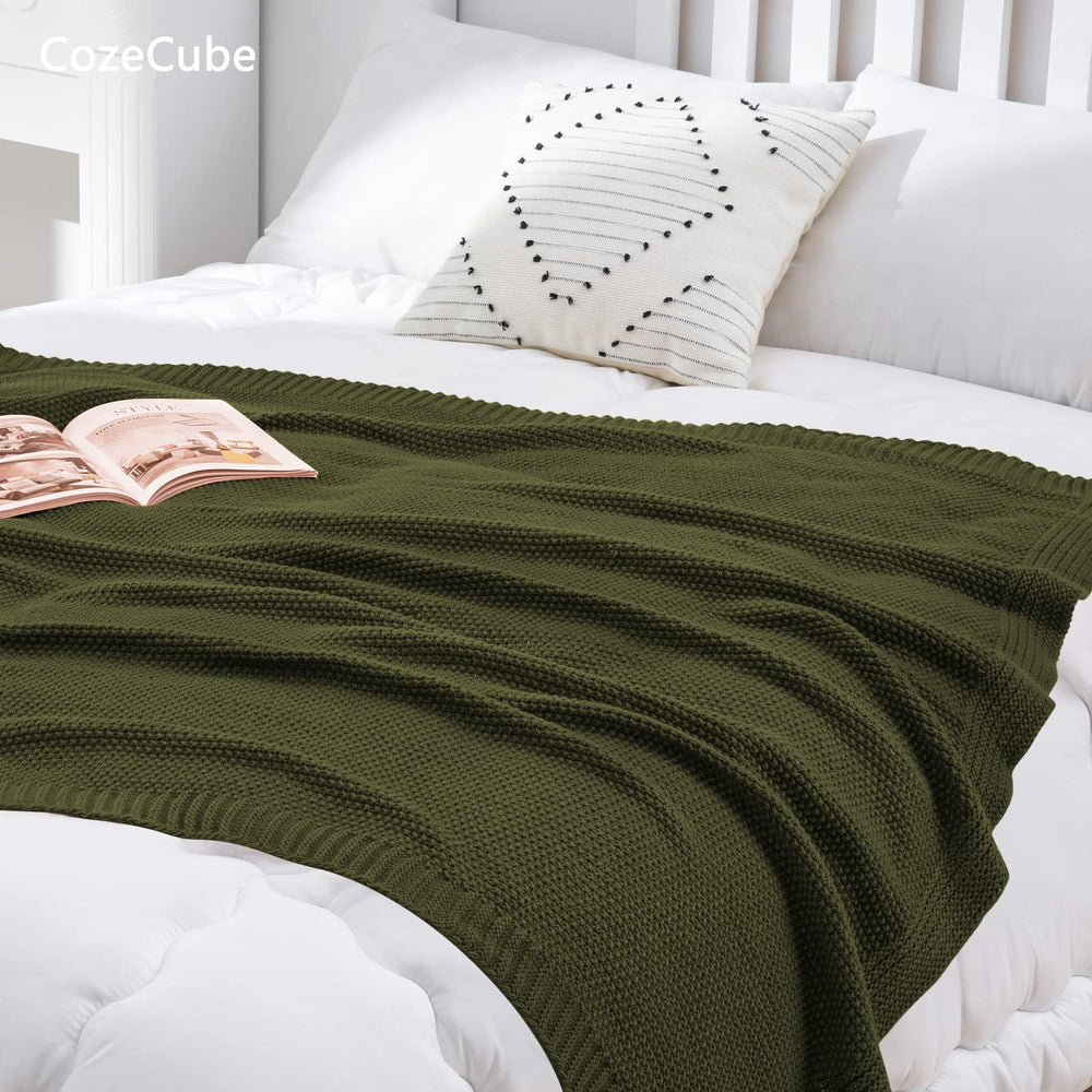 CozeCube personne enroulée dans le plaid pour confort instantané