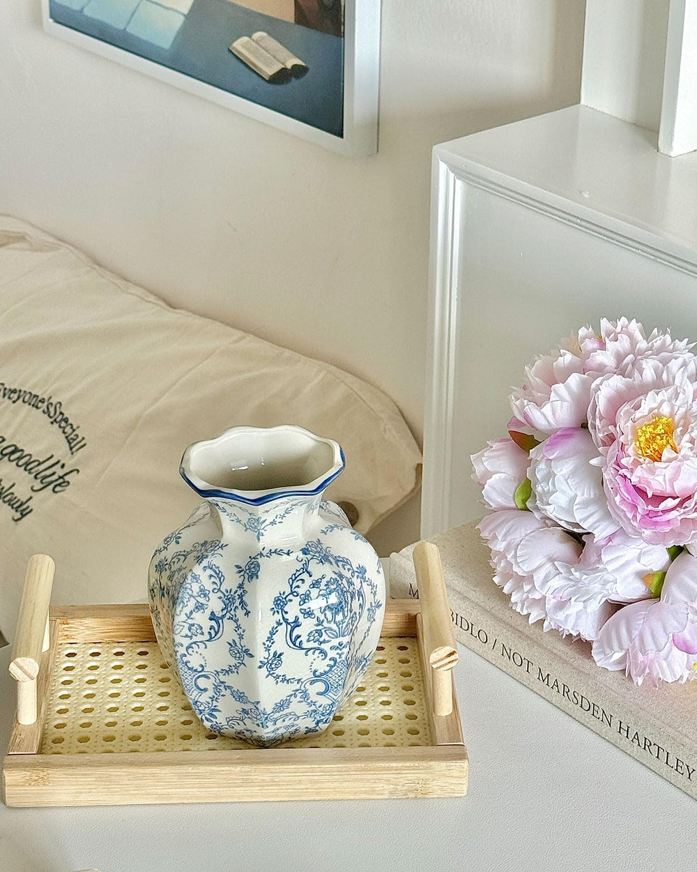 COZLIV vase bleu en groupe sur étagères pour composition harmonieuse