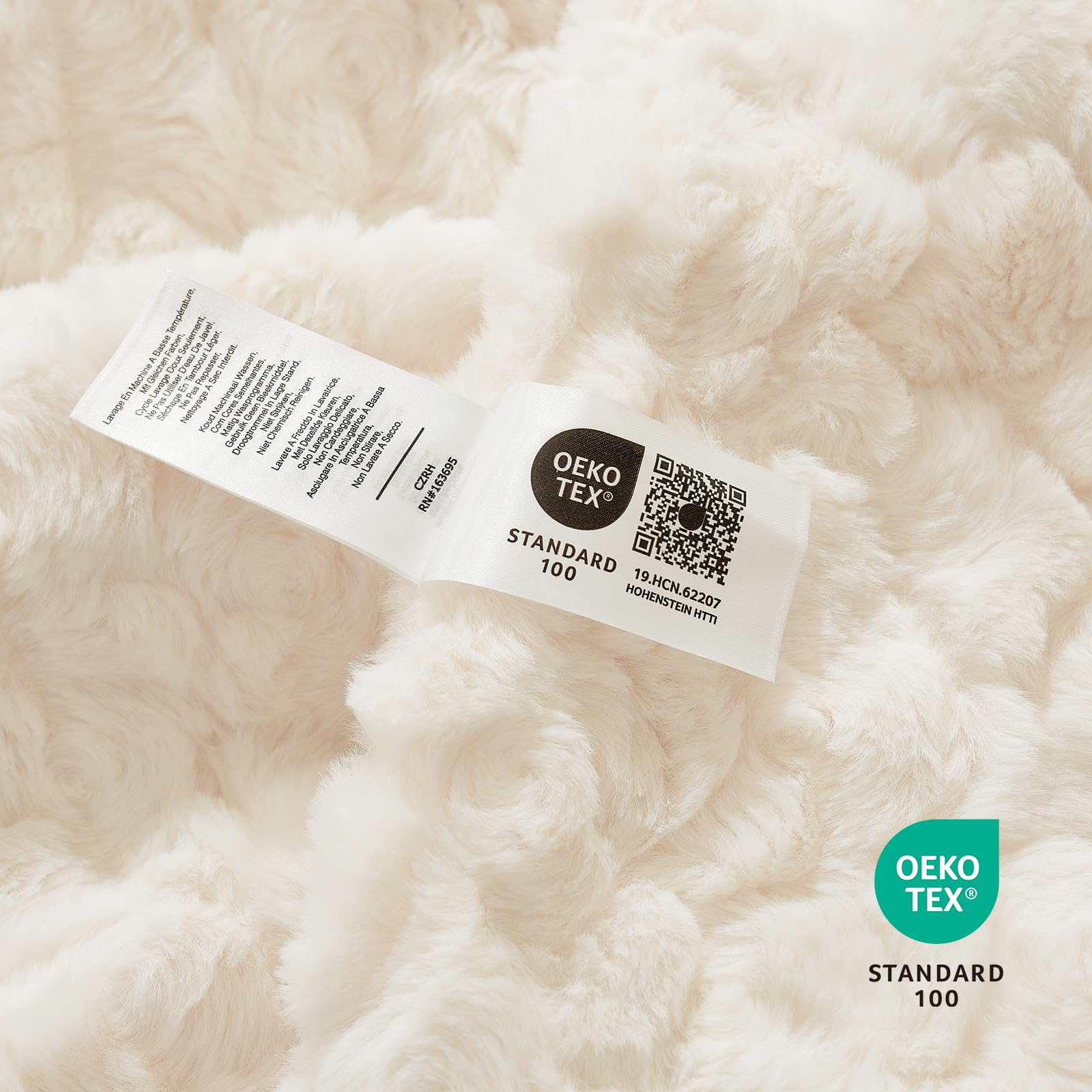 Cozy Bliss plaid drapé sur lit queen créant ambiance cosy