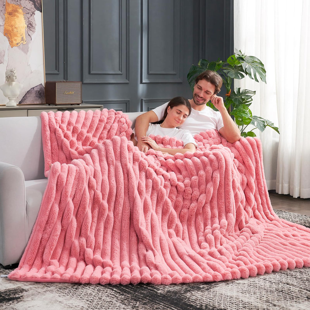 Cozy Bliss zoom sur texture en fausse fourrure, douceur visible et tactile