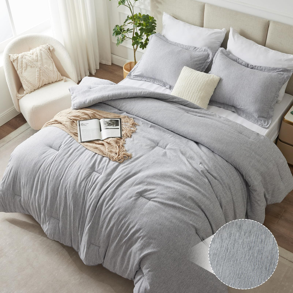 CozyLux couette face avant montrant drapé et finition, confort visuel
