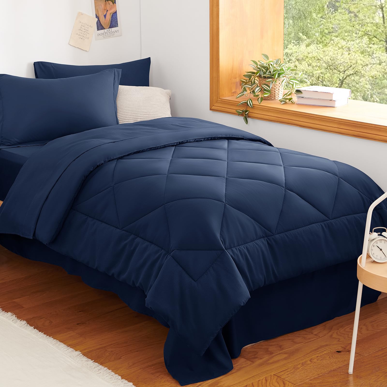 CozyLux couette face ensemble bleu marine montrant une finition soignée et confort immédiat