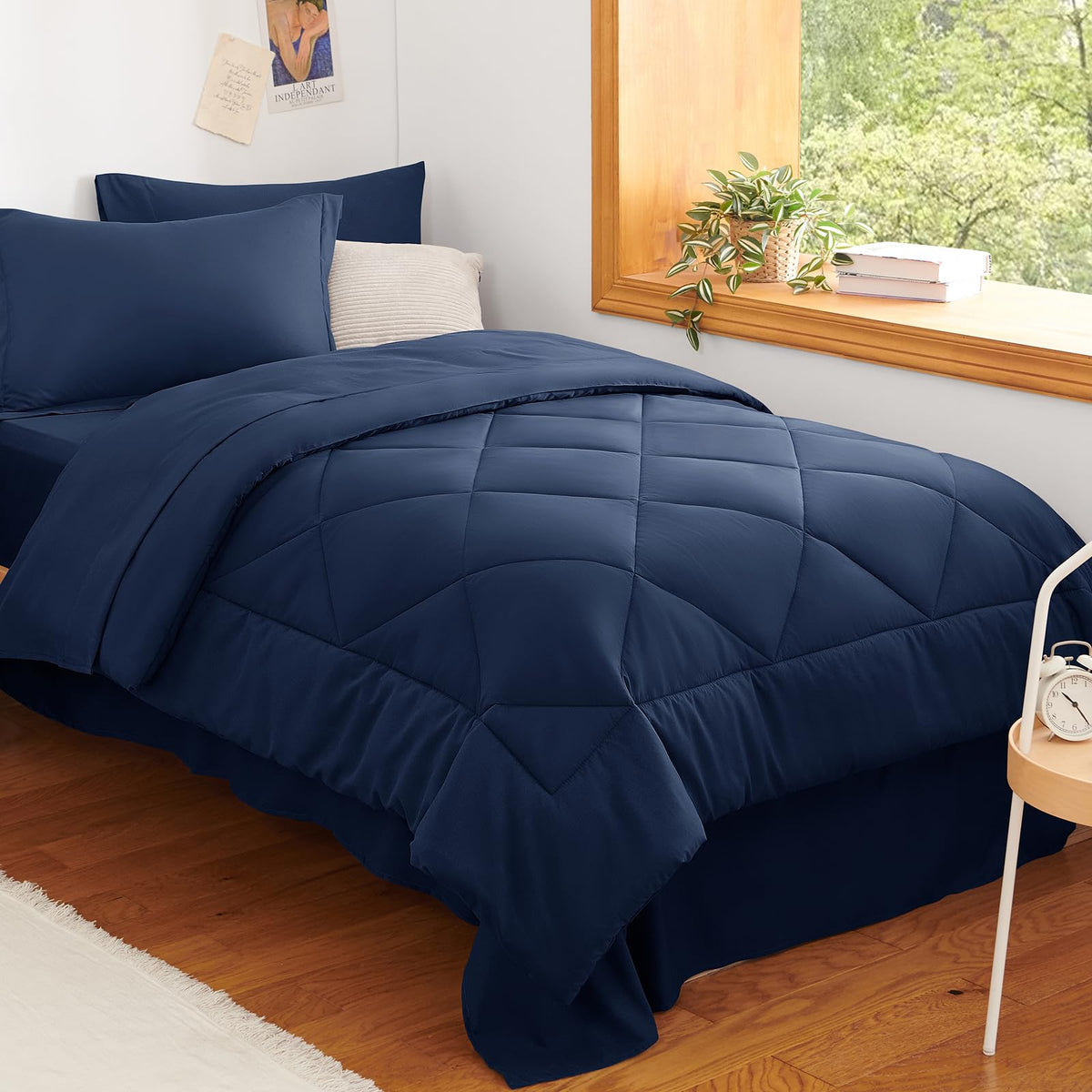 CozyLux couette face ensemble bleu marine montrant une finition soignée et confort immédiat