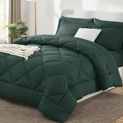 CozyLux vue frontale de la couette king vert forêt pour un lit fini