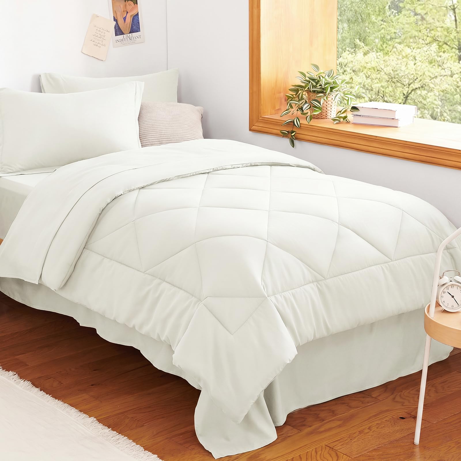 CozyLux couette face ivoire montrant finition et tombé généreux